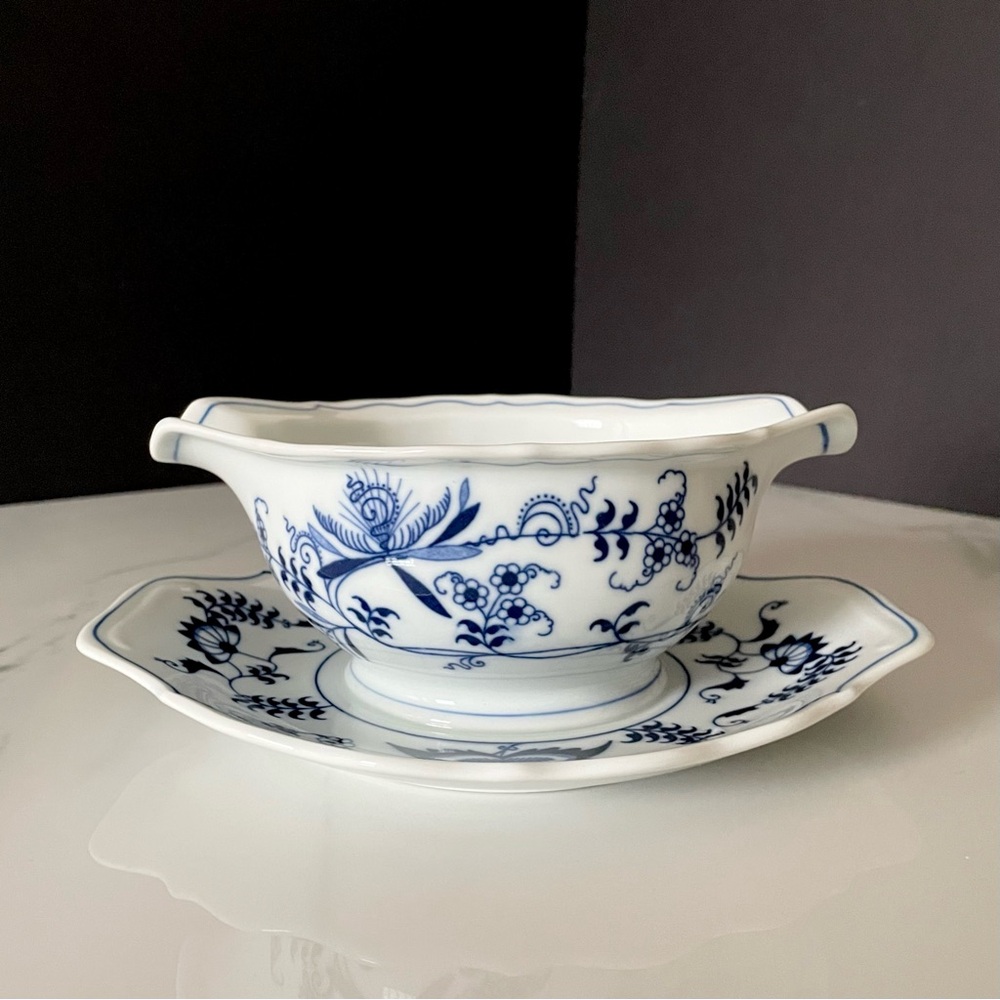 Gravy Boat with Underplate - Blue Danube